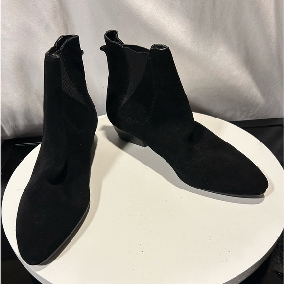 Ann Taylor Jocelyn Suede Booties, NWOT - Picture 1 of 6